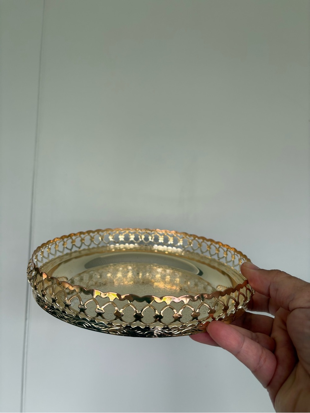 Round silver tone 3 footed Decorative Vanity Tray 7” diameter